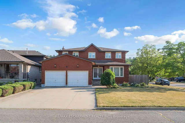 2 Vinehill Dr