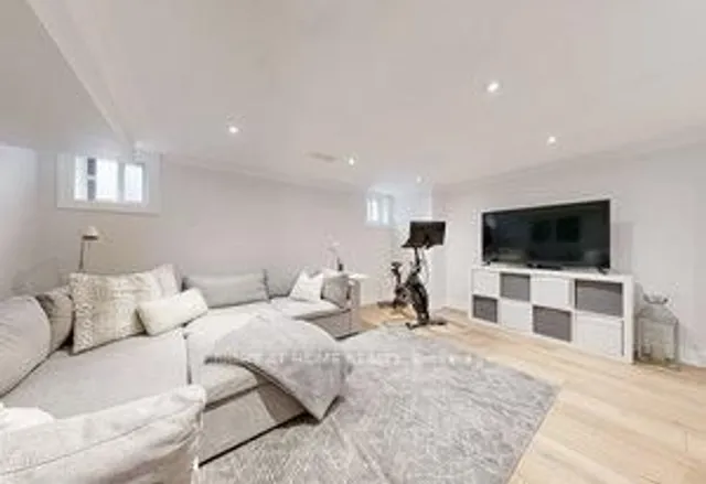 Additional image 28 of 66 CLIVEDEN Ave