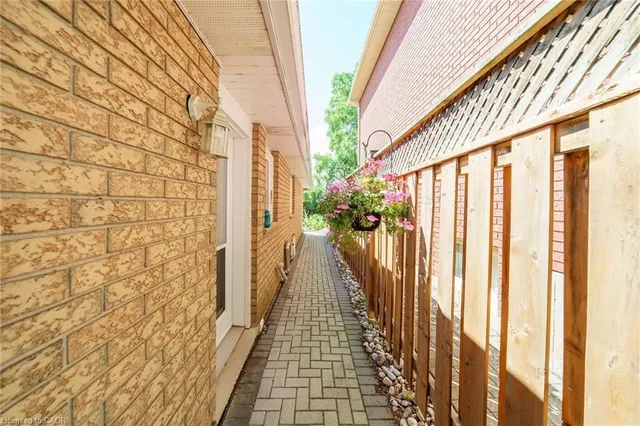 Additional image 50 of 1 Renata Crt