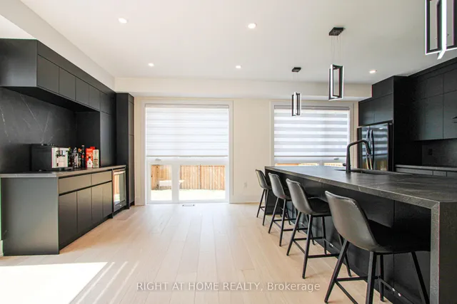 Additional image 17 of 584 WALKERS Line