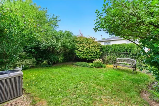 Additional image 38 of 39 Megna Crt