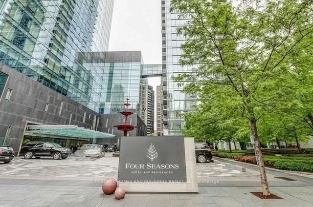 Additional image 10 of 8 Scollard St Unit 1007