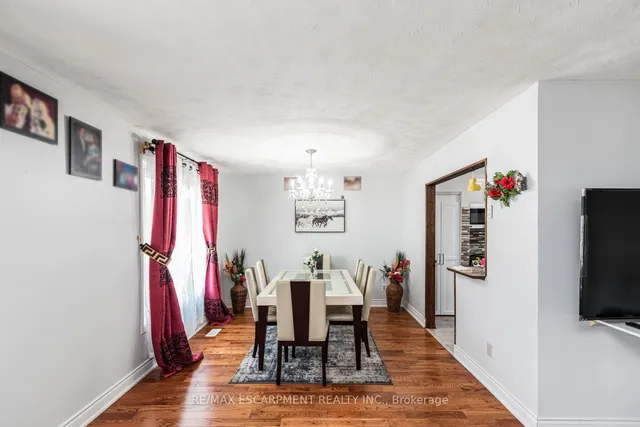 Additional image 10 of 102 Quaker Cres