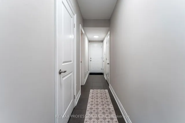 Additional image 43 of 1812 Burnhamthorpe Rd Unit 1