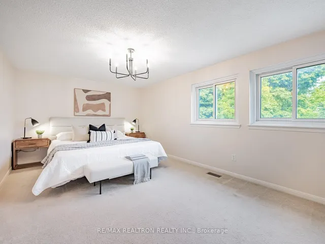 Additional image 18 of 32 Thatcher Crt