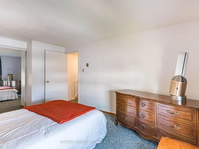 Additional image 30 of 20 Jasmine Sq