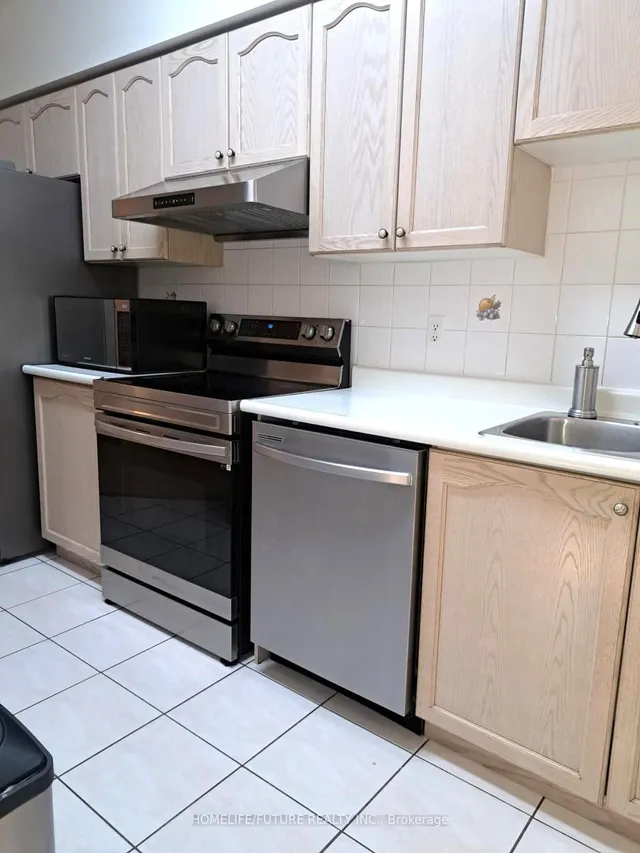 Additional image 9 of 71 Carrera Blvd