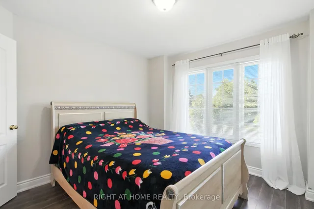 Additional image 43 of 1233 Lamont Cres