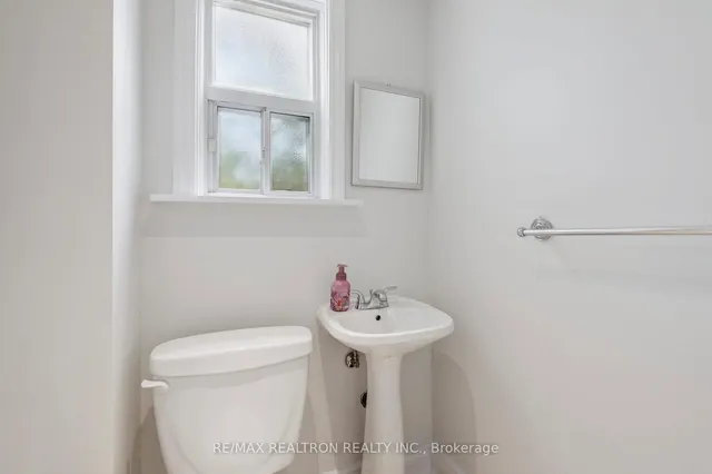 Additional image 10 of 10 Coxwell Ave