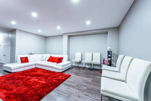 Additional image 14 of 812 Knotty Pine Grve