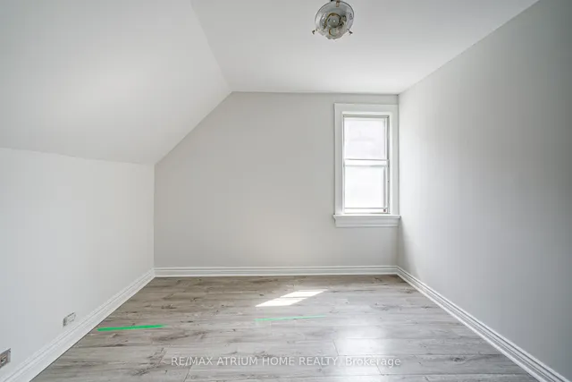 Additional image 43 of 1000 Dundas St