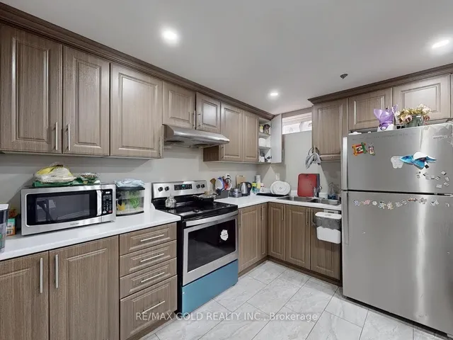 Additional image 33 of 933 Raftis Cres