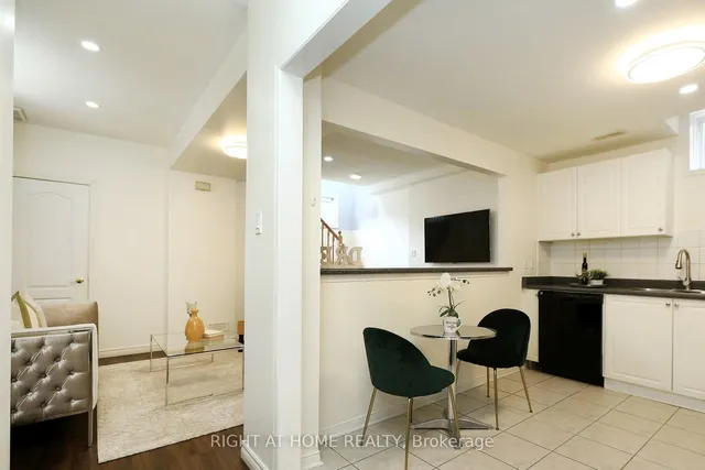 Additional image 30 of 28 Legend Lane