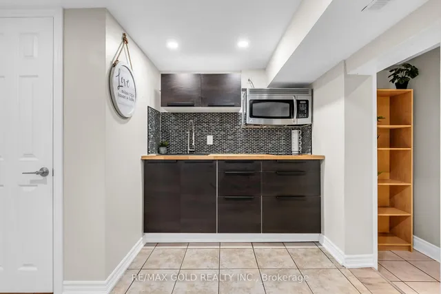 Additional image 35 of 52 Paradelle Cres