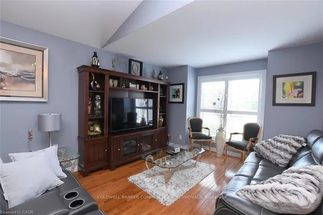 Additional image 10 of 17 Durrell Crt