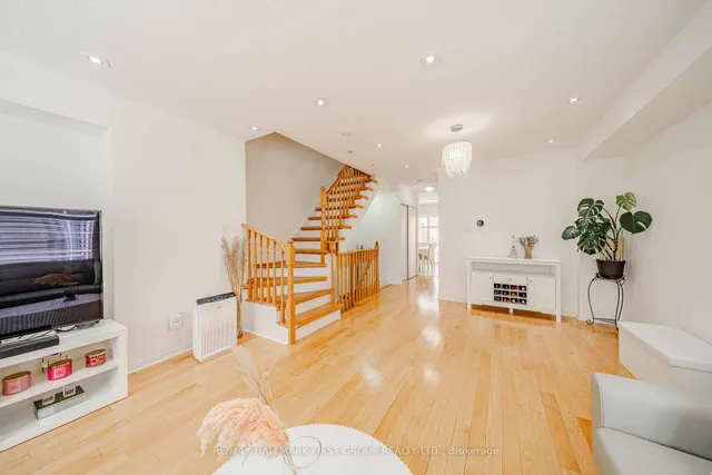 Additional image 26 of 2790 Eglinton Ave Unit 1