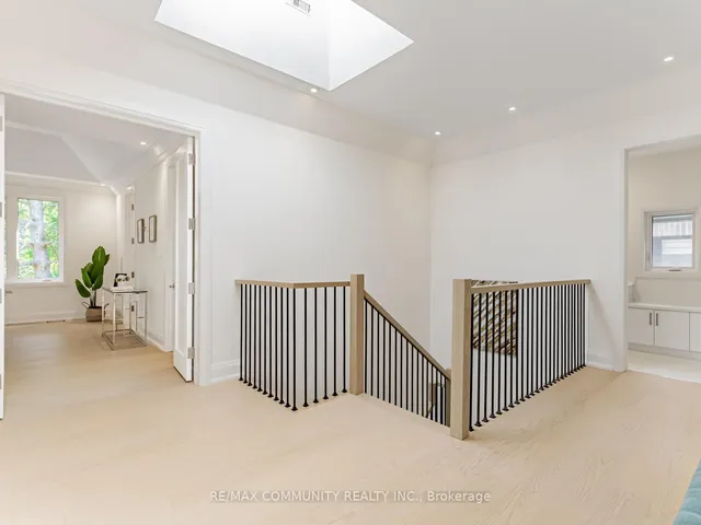 Additional image 20 of 43 Sugarbush Sq