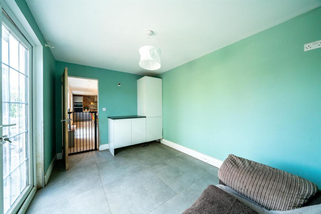 Additional image 12 of Oaklands Lane, St Albans