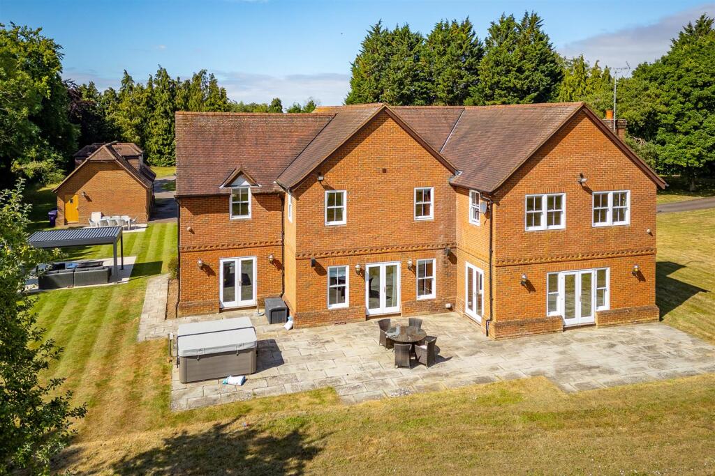 Additional image 3 of Pottersheath Road, Welwyn