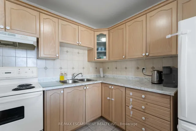 Additional image 17 of 75 Glenburn Crt Unit 1004