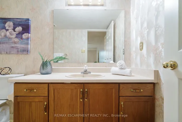 Additional image 20 of 416 LIMERIDGE Rd Unit 213