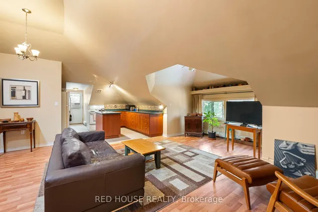 Additional image 44 of 55 Balsam Ave