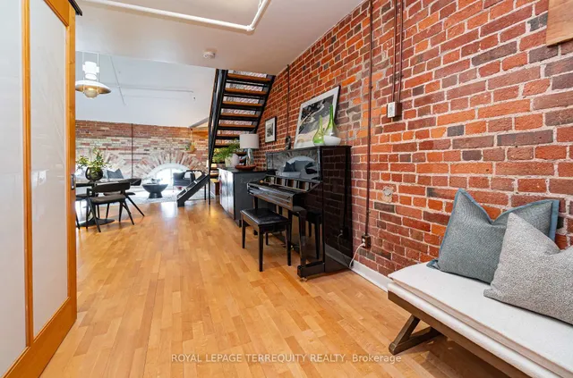 Additional image 3 of 81A Front St Unit 409