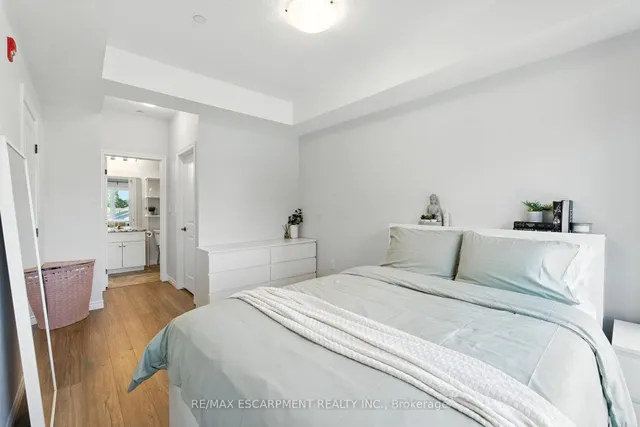 Additional image 23 of 2605 BINBROOK Rd Unit 211