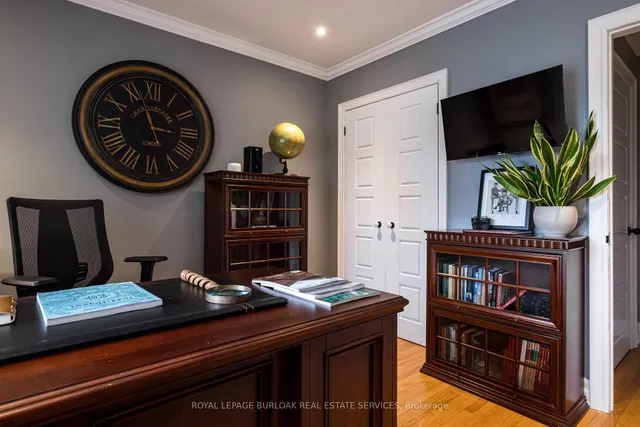 Additional image 26 of 724 Kingsway Dr