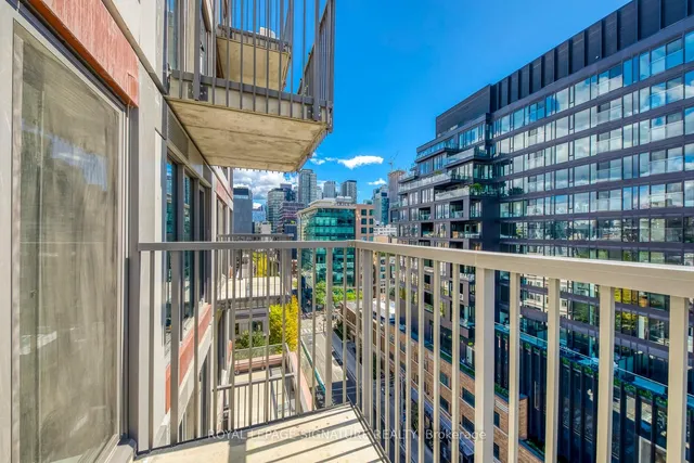 Additional image 20 of 2 Augusta Ave Unit 1003