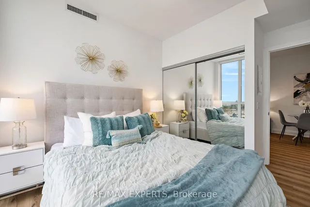 Additional image 20 of 17 Zorra St Unit 2006