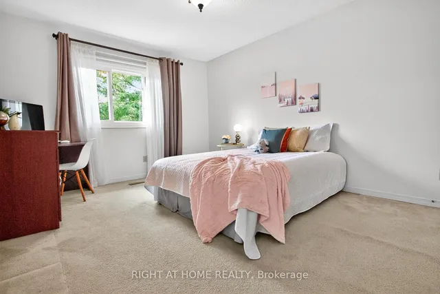 Additional image 23 of 1084 Grandeur Cres