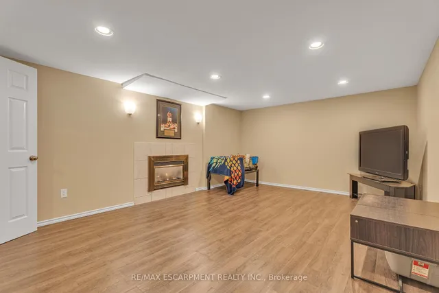 Additional image 37 of 2 Vinehill Dr