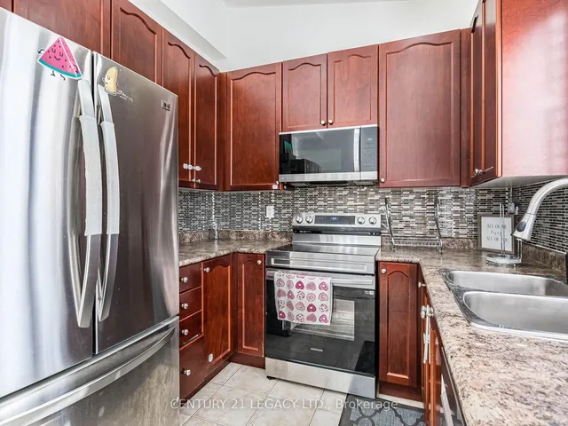 Additional image 4 of 674 Coach Dr