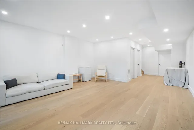 Additional image 41 of 31 Redwood Ave