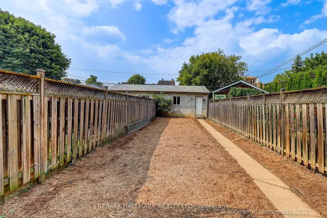 Additional image 24 of 18 Conway Ave