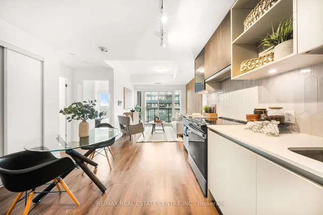 Additional image 8 of 405 Dundas St Unit 813