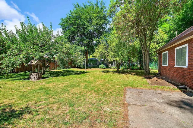 Additional image 22 of 1025 KING Rd