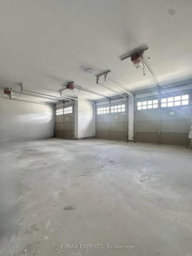 Additional image 17 of 2 Louvre Circ