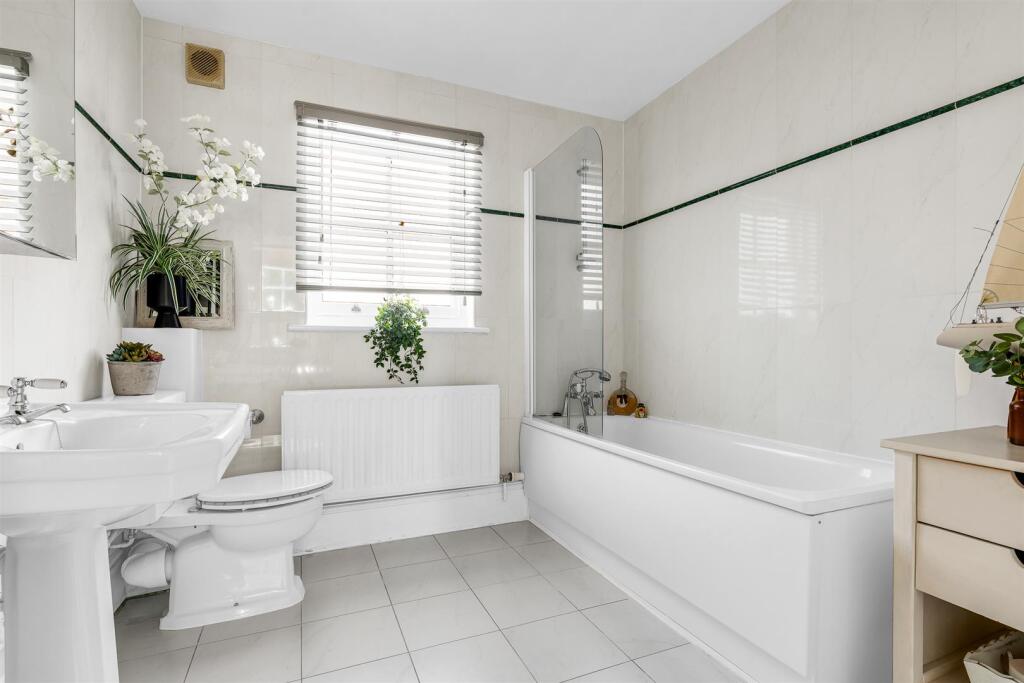 Additional image 10 of Tewin Water House, Tewin Water, Digswell