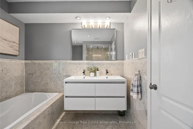 Additional image 29 of 1 Baxter St Unit 8