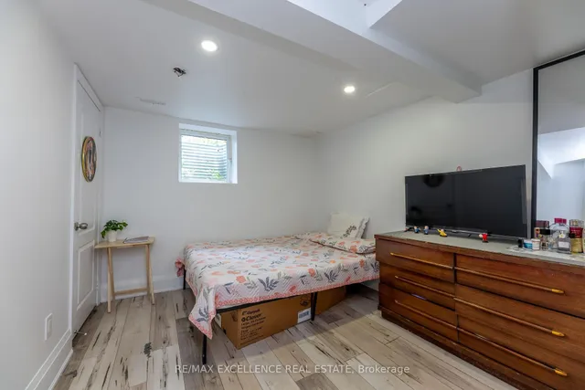 Additional image 26 of 20 Hedgeson Crt