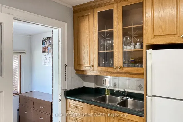 Additional image 18 of 87 Guestville Ave