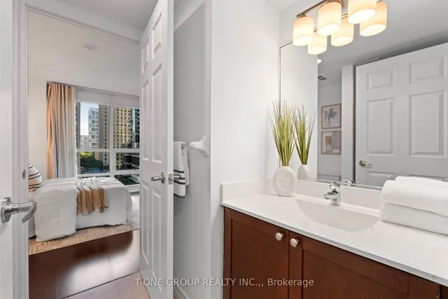 Additional image 17 of 761 Bay St Unit 605