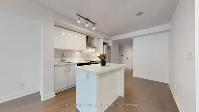 Additional image 6 of 58 Orchard View Blvd Unit 705