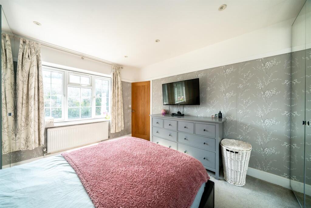 Additional image 20 of Oaklands Lane, St Albans