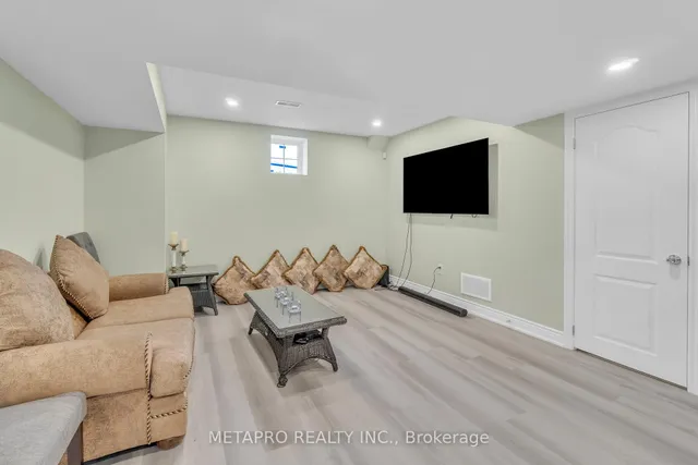 Additional image 33 of 20 Templeton Crt