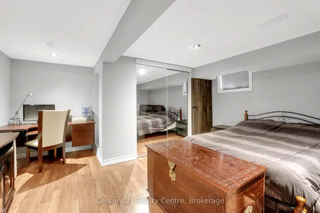 Additional image 32 of 3233 Monica Dr