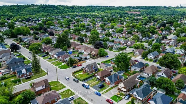 Additional image 40 of 28 Barons Ave