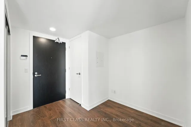 Additional image 9 of 501 Yonge St Unit 1802